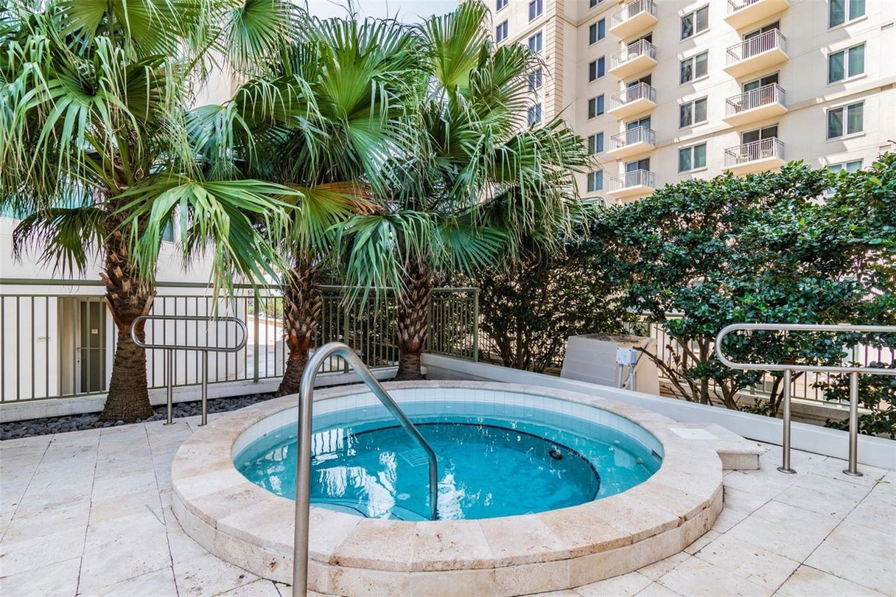 450 Knights Run Avenue, Unit 2004, Tampa, FL 33602 Photo