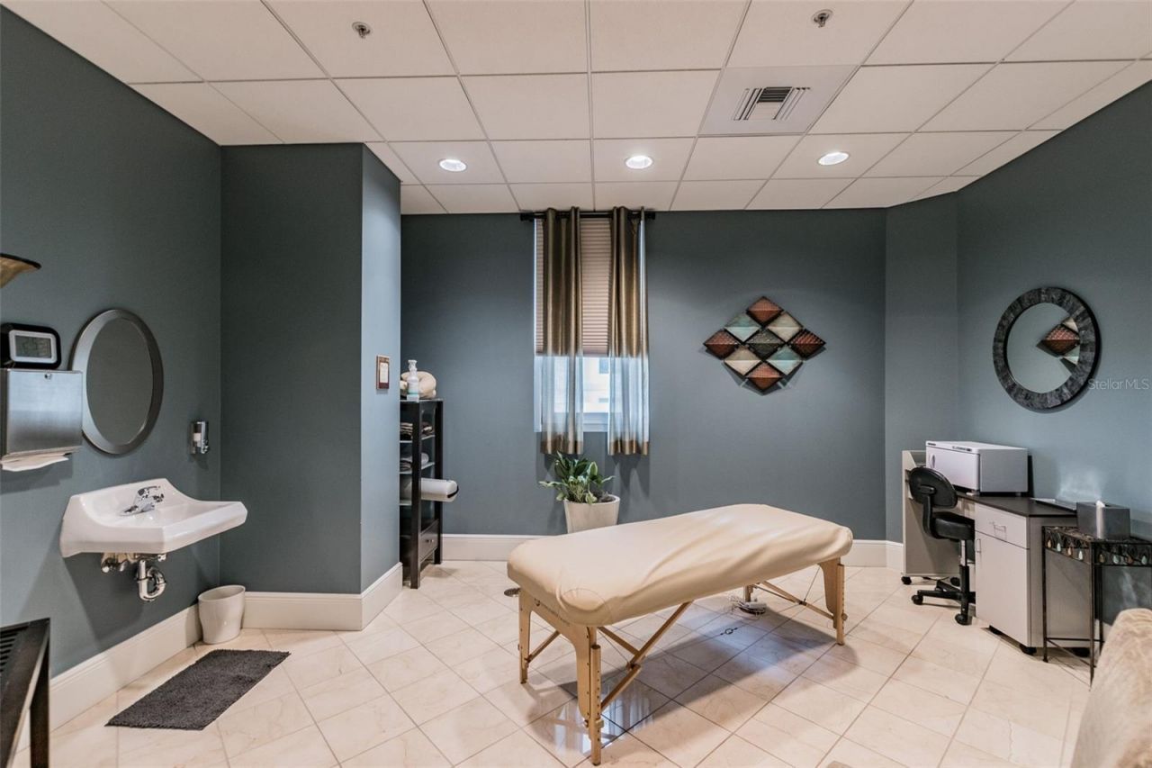 450 Knights Run Avenue, Unit 2004, Tampa, FL 33602 Photo