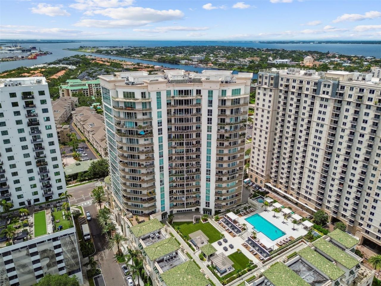 450 Knights Run Avenue, Unit 2004, Tampa, FL 33602 Photo