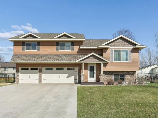 37915 Gerald Avenue, North Branch, MN 55056