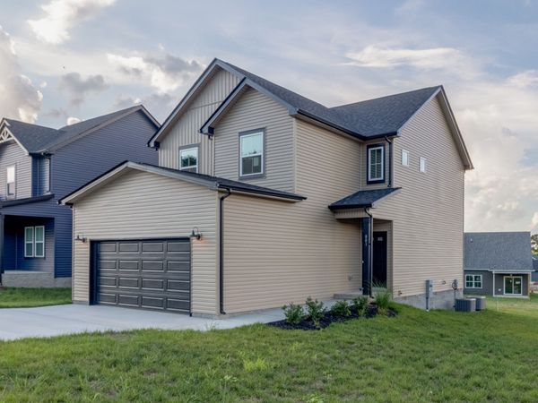 2808 Brewster Dr, Clarksville, TN 37042