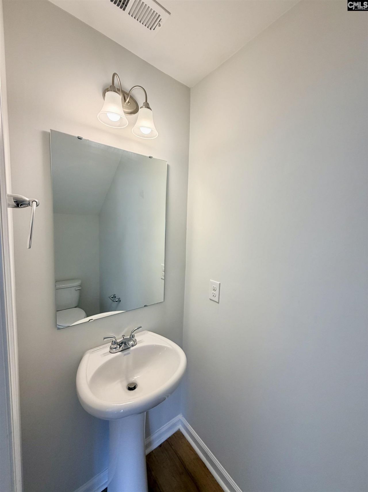 411 Eclipse Lane  Photo 6