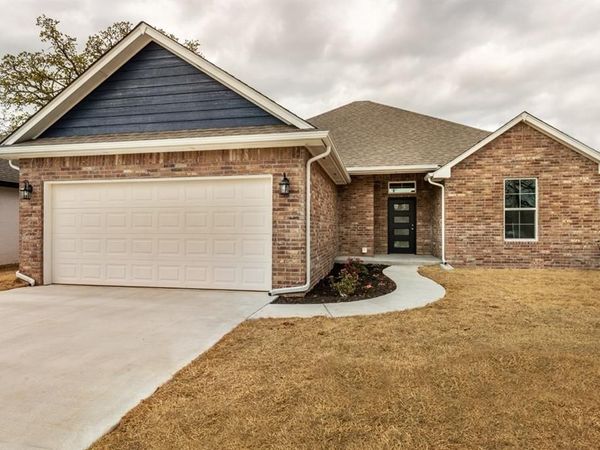 2541 Fallview Drive, Edmond, OK 73034