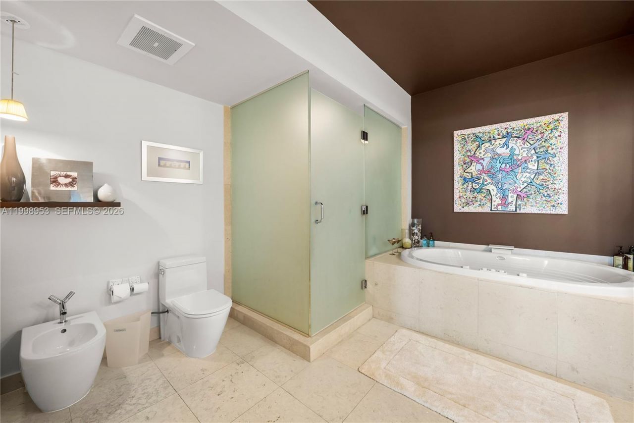 450 Alton Rd, Unit 704, Miami Beach, FL 33139 Photo