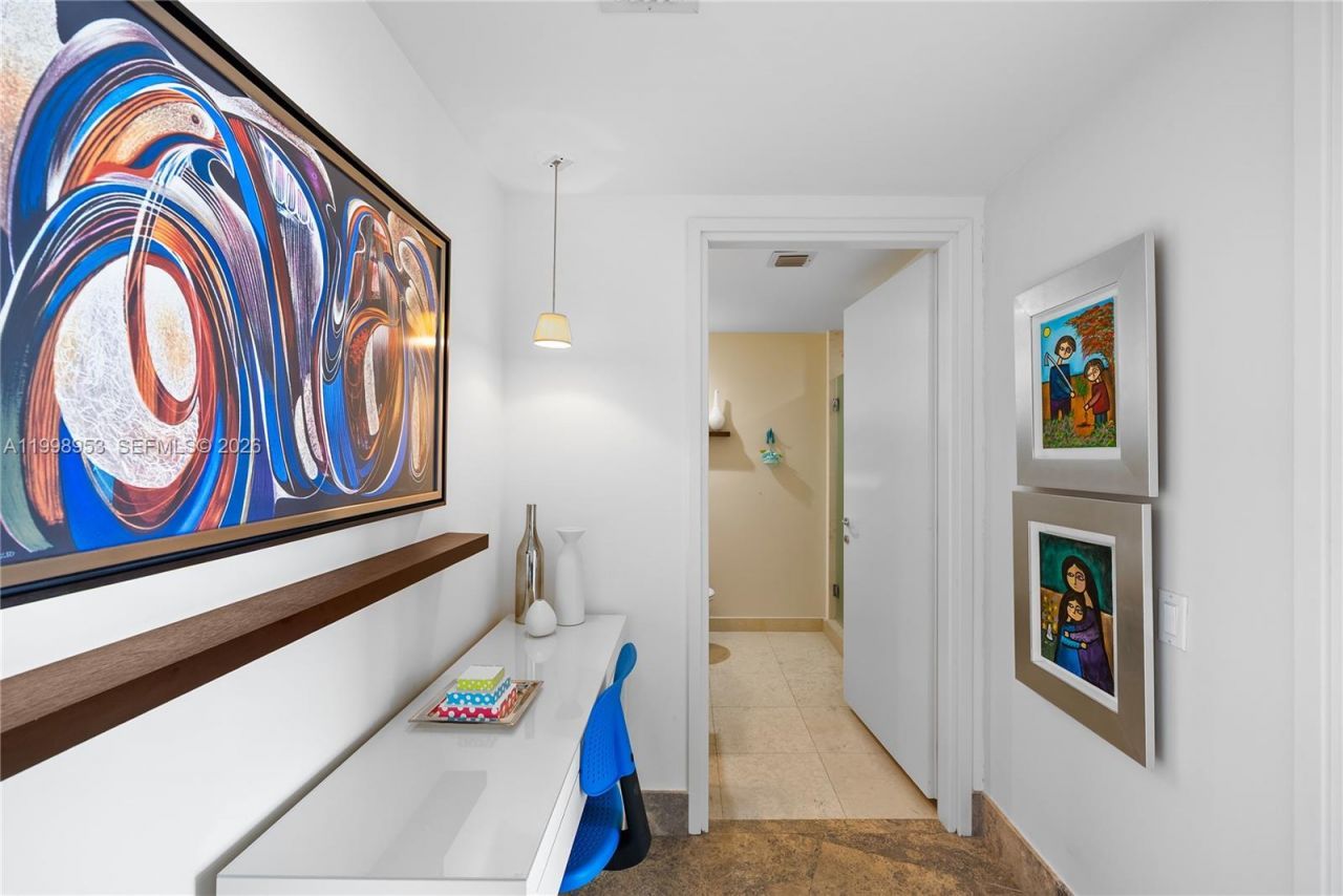 450 Alton Rd, Unit 704, Miami Beach, FL 33139 Photo