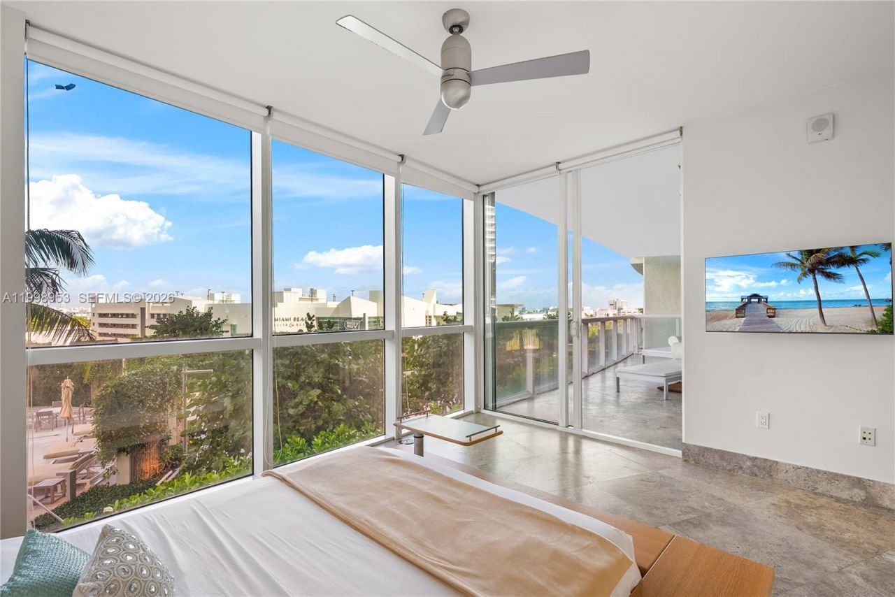 450 Alton Rd, Unit 704, Miami Beach, FL 33139 Photo