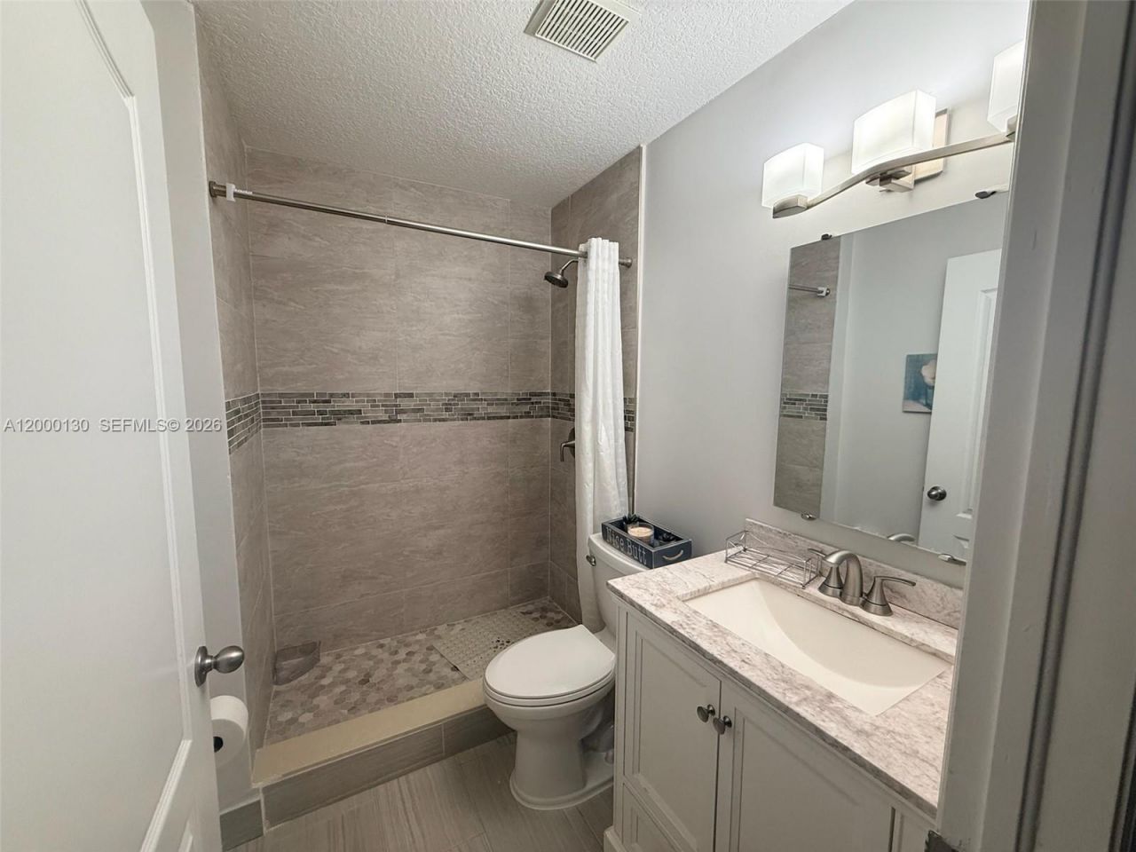 17455 NW 75th Pl, Unit 203, Hialeah, FL 33015 Photo