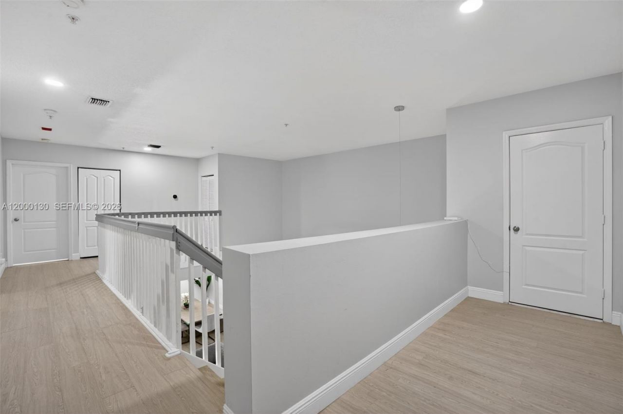 17455 NW 75th Pl, Unit 203, Hialeah, FL 33015 Photo