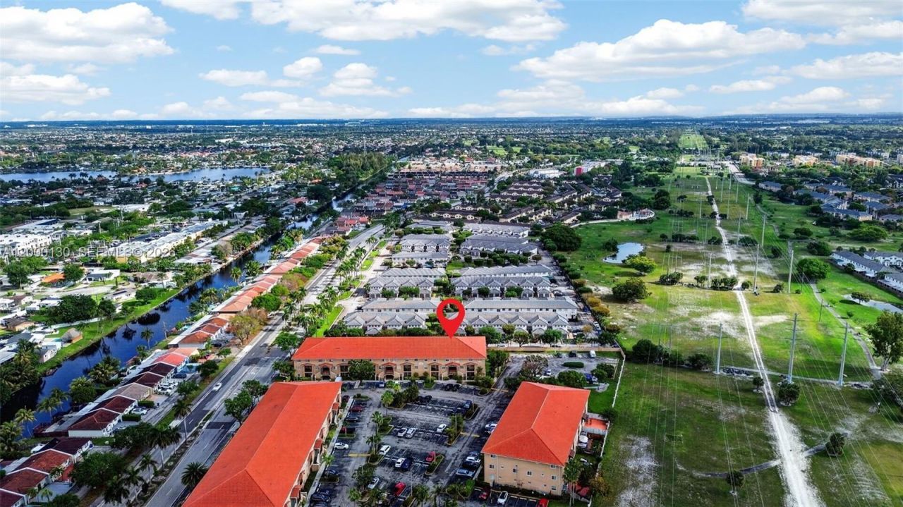 17455 NW 75th Pl, Unit 203, Hialeah, FL 33015 Photo
