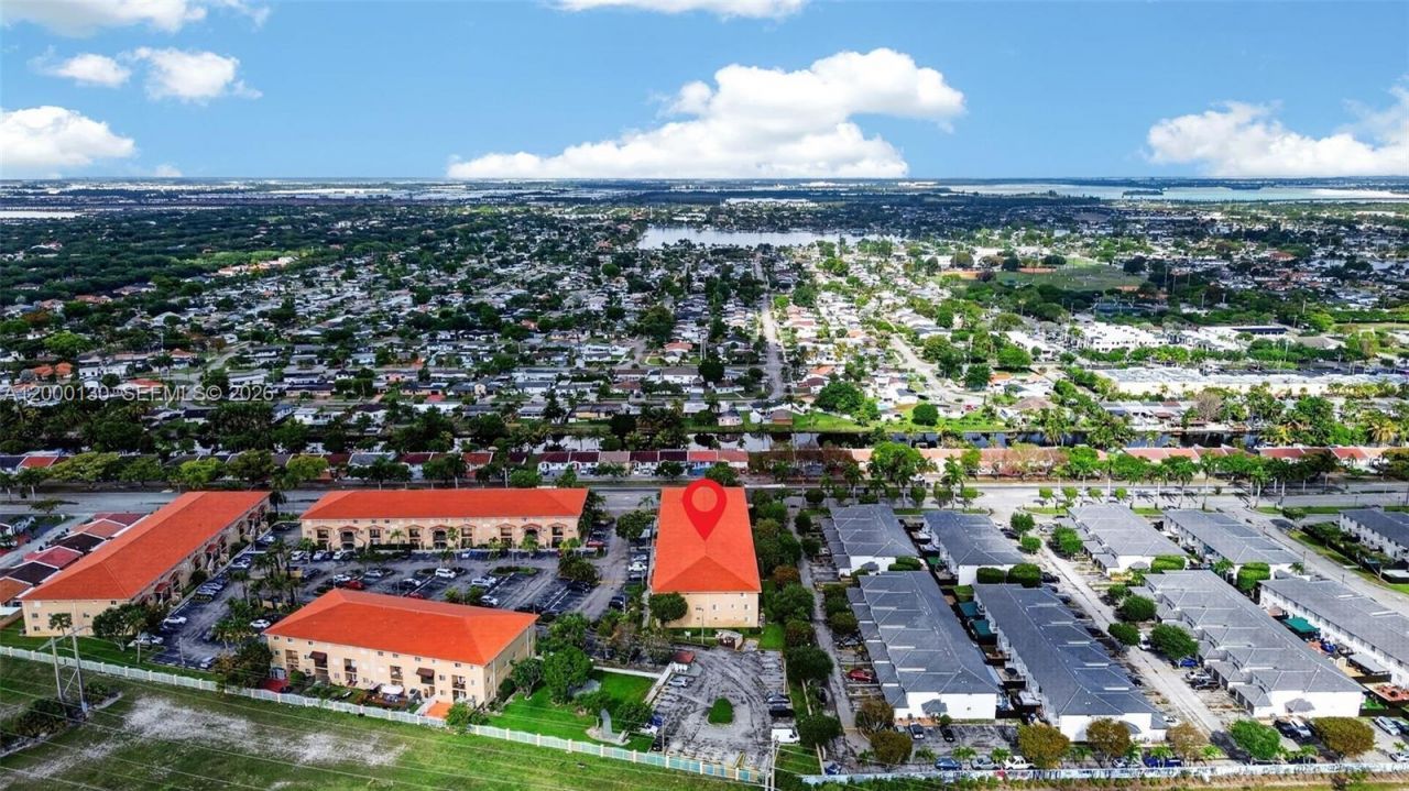 17455 NW 75th Pl, Unit 203, Hialeah, FL 33015 Photo