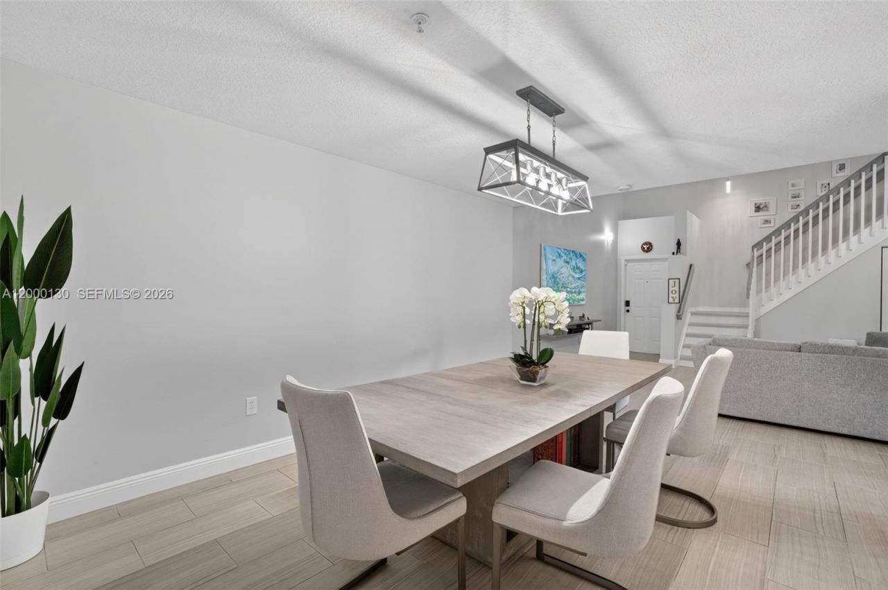 17455 NW 75th Pl, Unit 203, Hialeah, FL 33015 Photo