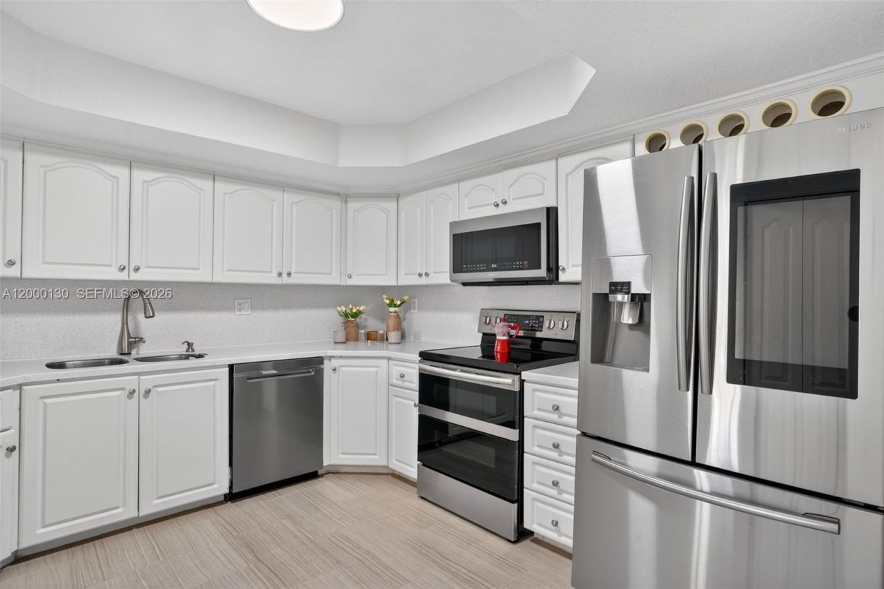 17455 NW 75th Pl, Unit 203, Hialeah, FL 33015 Photo