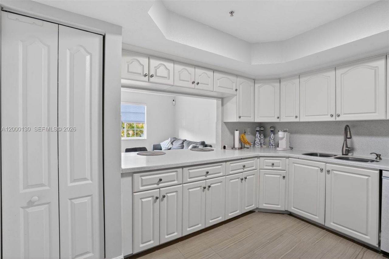 17455 NW 75th Pl, Unit 203, Hialeah, FL 33015 Photo