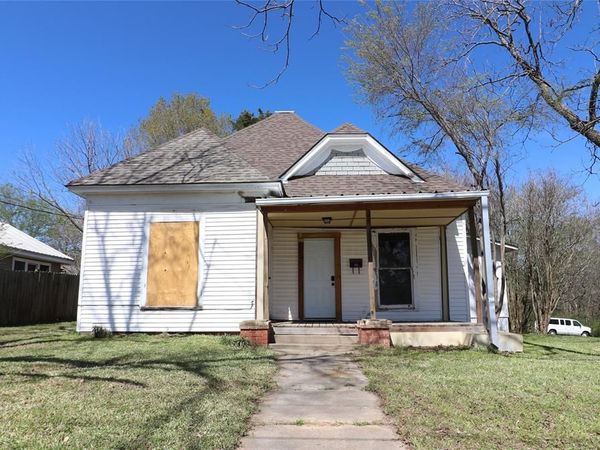 219 E Jordan Street, Grand Saline, TX 75140