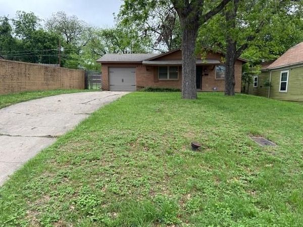 2916 Refugio Avenue, Fort Worth, TX 76106