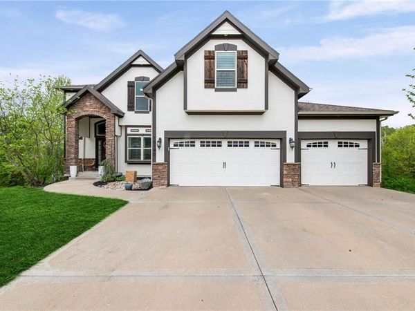 15190 N Cherry Court, Parkville, MO 64152