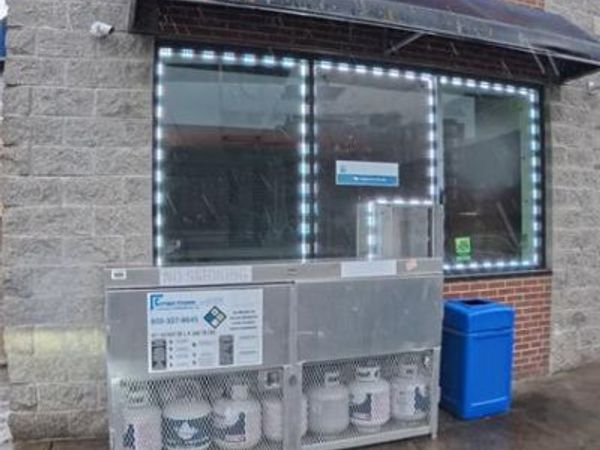 8009 E Jefferson Avenue, Detroit, MI 48214