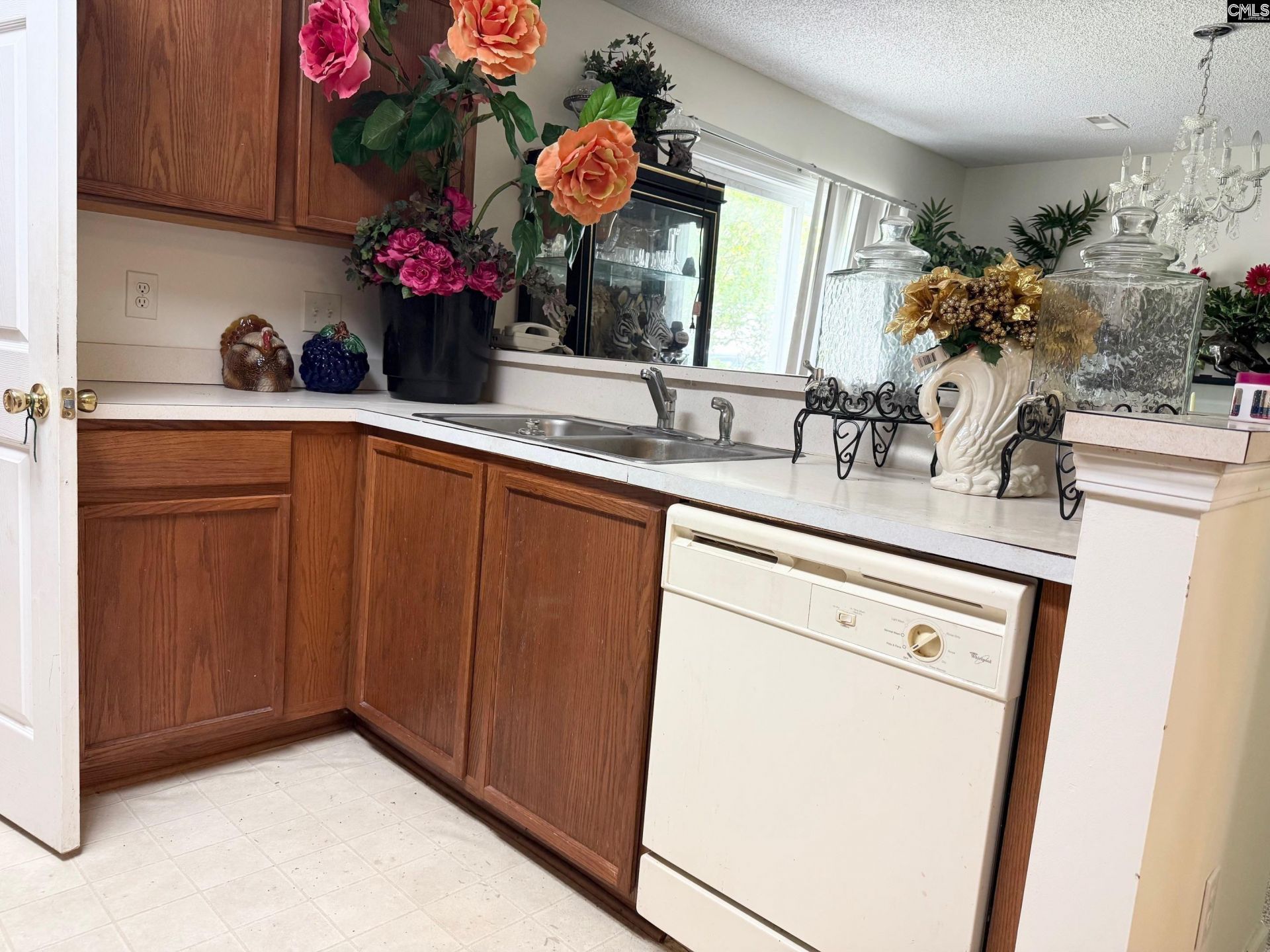 4046 W Fairmeadow Drive  Photo 6