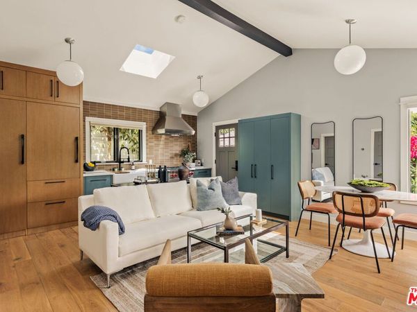 9009 Lloyd Place, West Hollywood, CA 90069