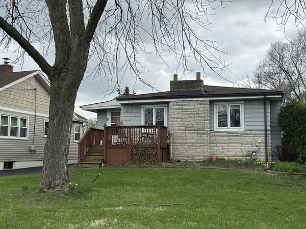 115 E Division Street , Villa Park, IL 60181