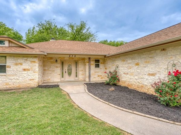 279 Skyview DR, Kingsland, TX 78639
