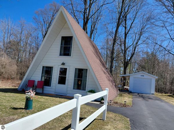 1180 Cranberry Pike, East Tawas, MI 48730