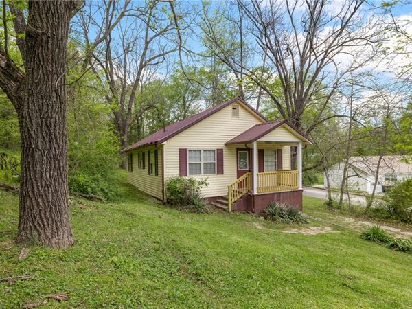 224 N Highland Street , Harrison, AR 72601