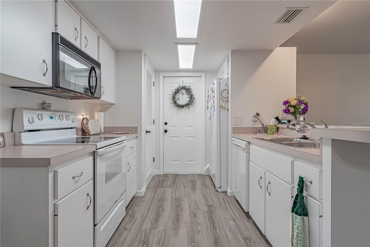 1343 Cr 437, Lake Panasoffkee, FL 33538 Photo