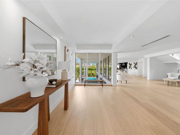 215 Palm Ave, Miami Beach, FL 33139