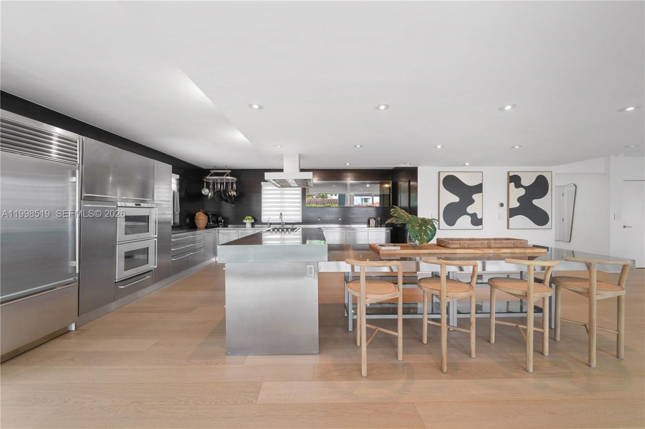 215 Palm Ave, Miami Beach, FL 33139 Photo