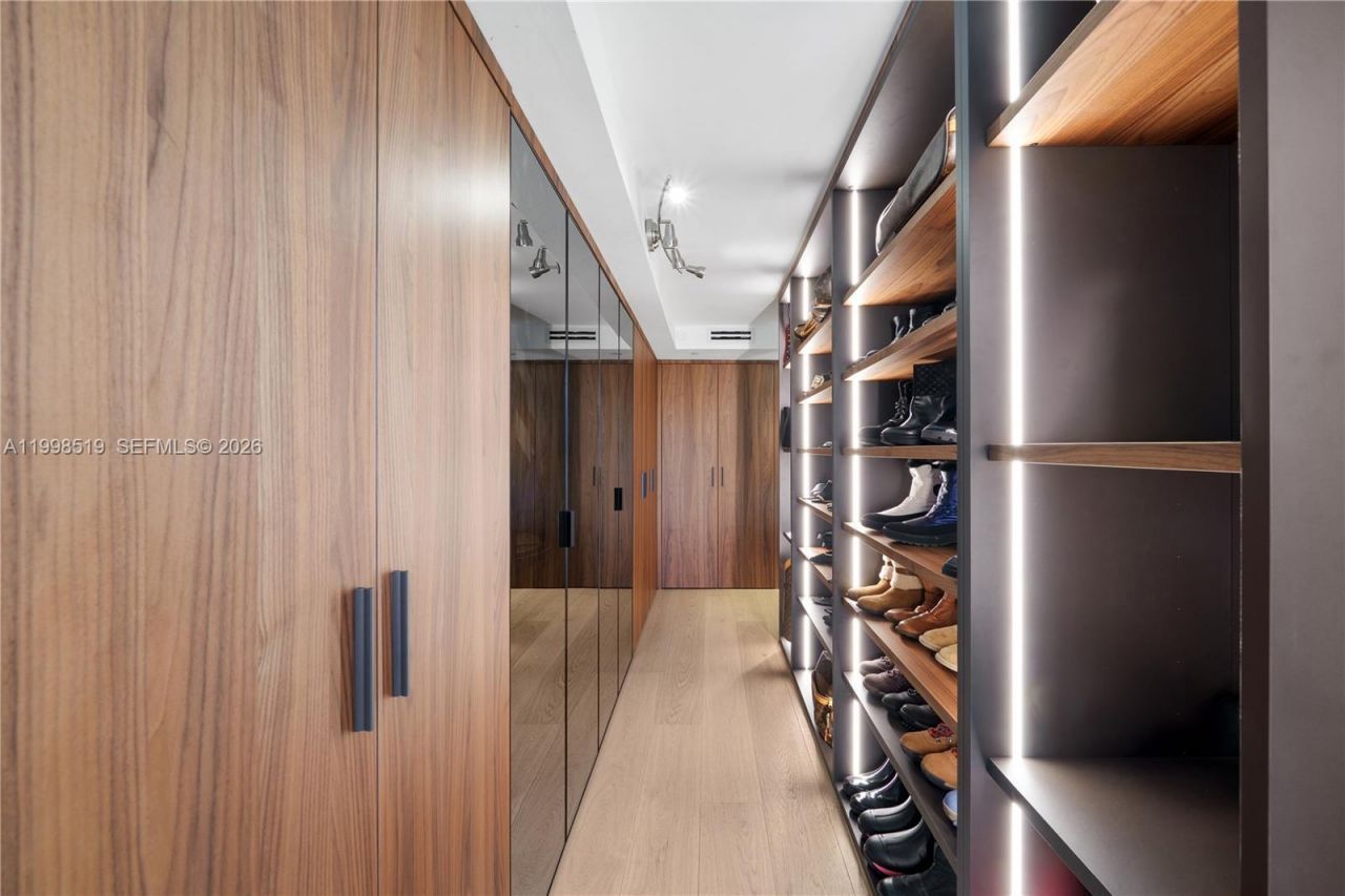 215 Palm Ave, Miami Beach, FL 33139 Photo