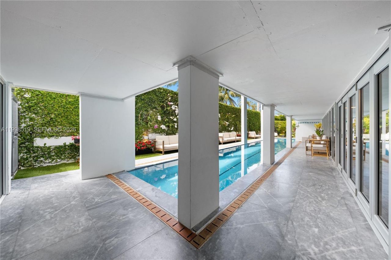 215 Palm Ave, Miami Beach, FL 33139 Photo