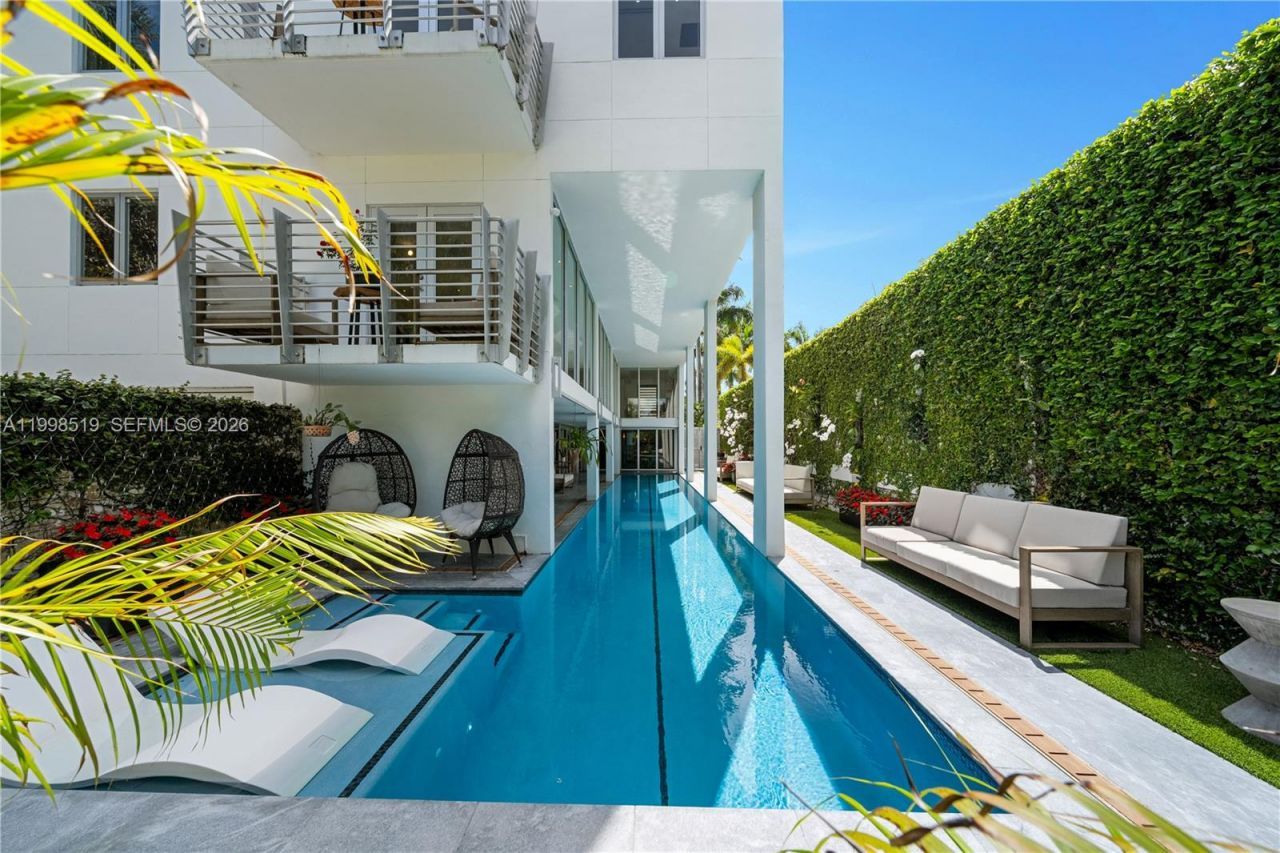 215 Palm Ave, Miami Beach, FL 33139 Photo