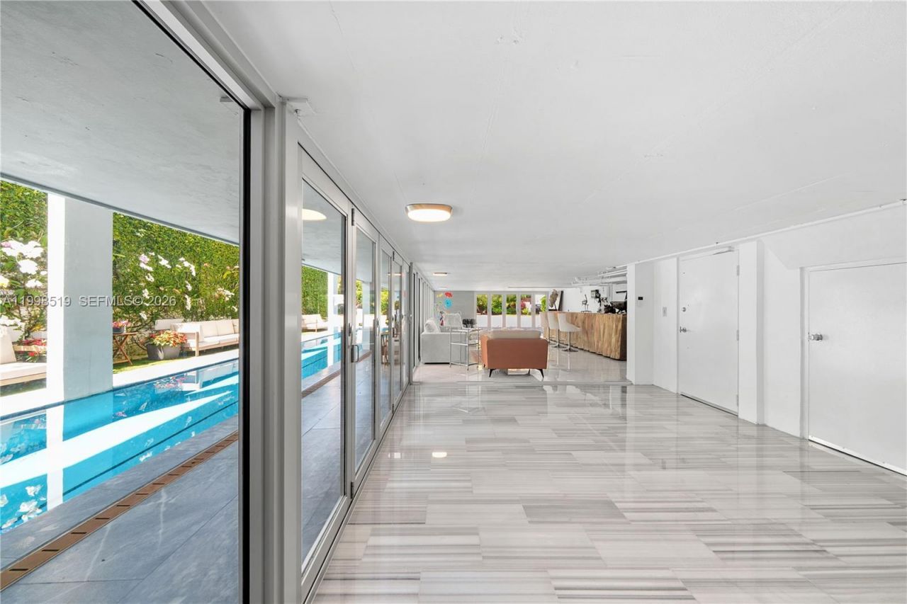 215 Palm Ave, Miami Beach, FL 33139 Photo