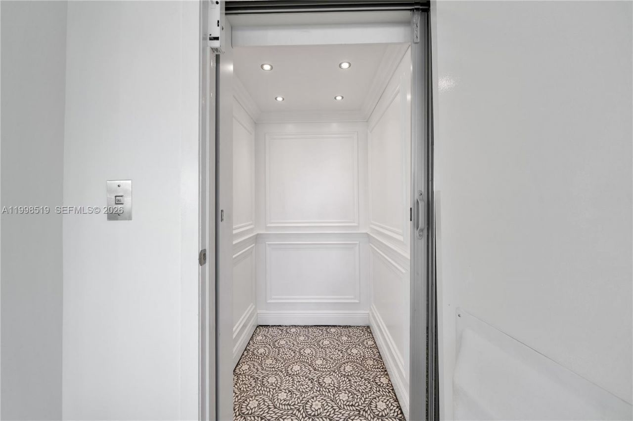 215 Palm Ave, Miami Beach, FL 33139 Photo