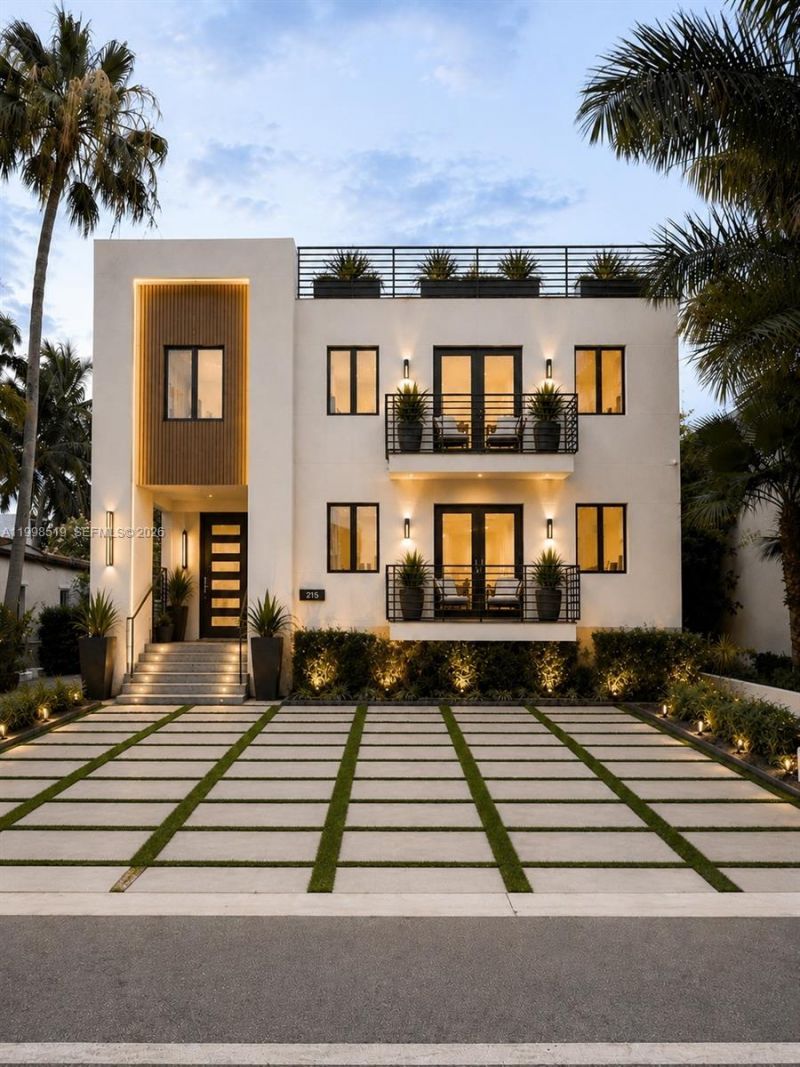 215 Palm Ave, Miami Beach, FL 33139 Photo
