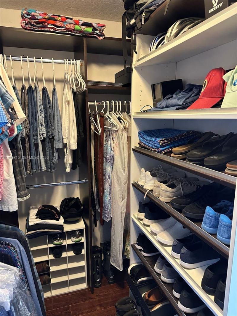 925 NE 26th Ave, Unit 925, Hallandale Beach, FL 33009 Photo