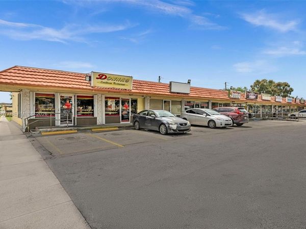 4200 NW 12th St , Lauderhill, FL 33313