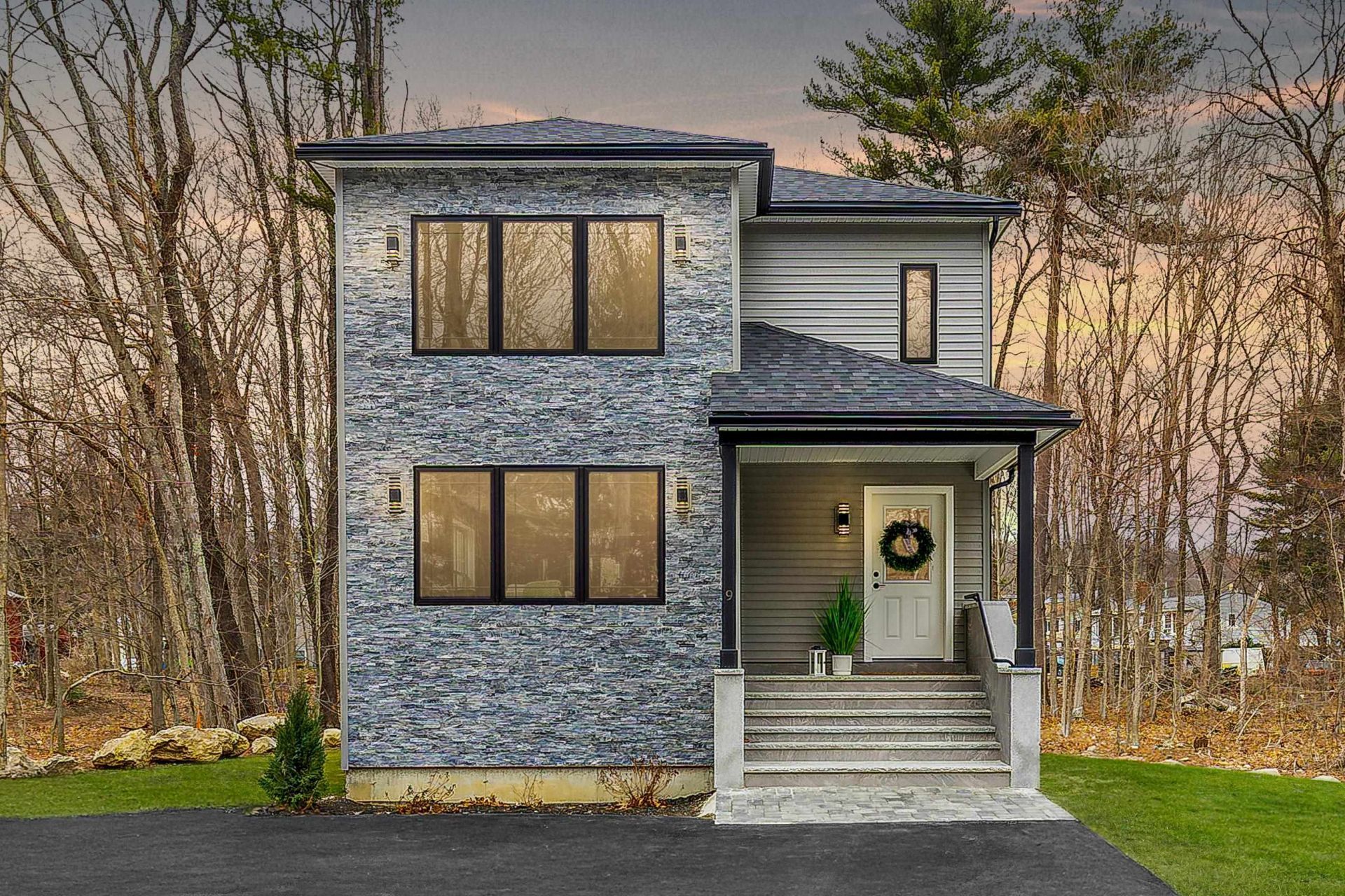 9 Trues Parkway Sandown, NH 03873