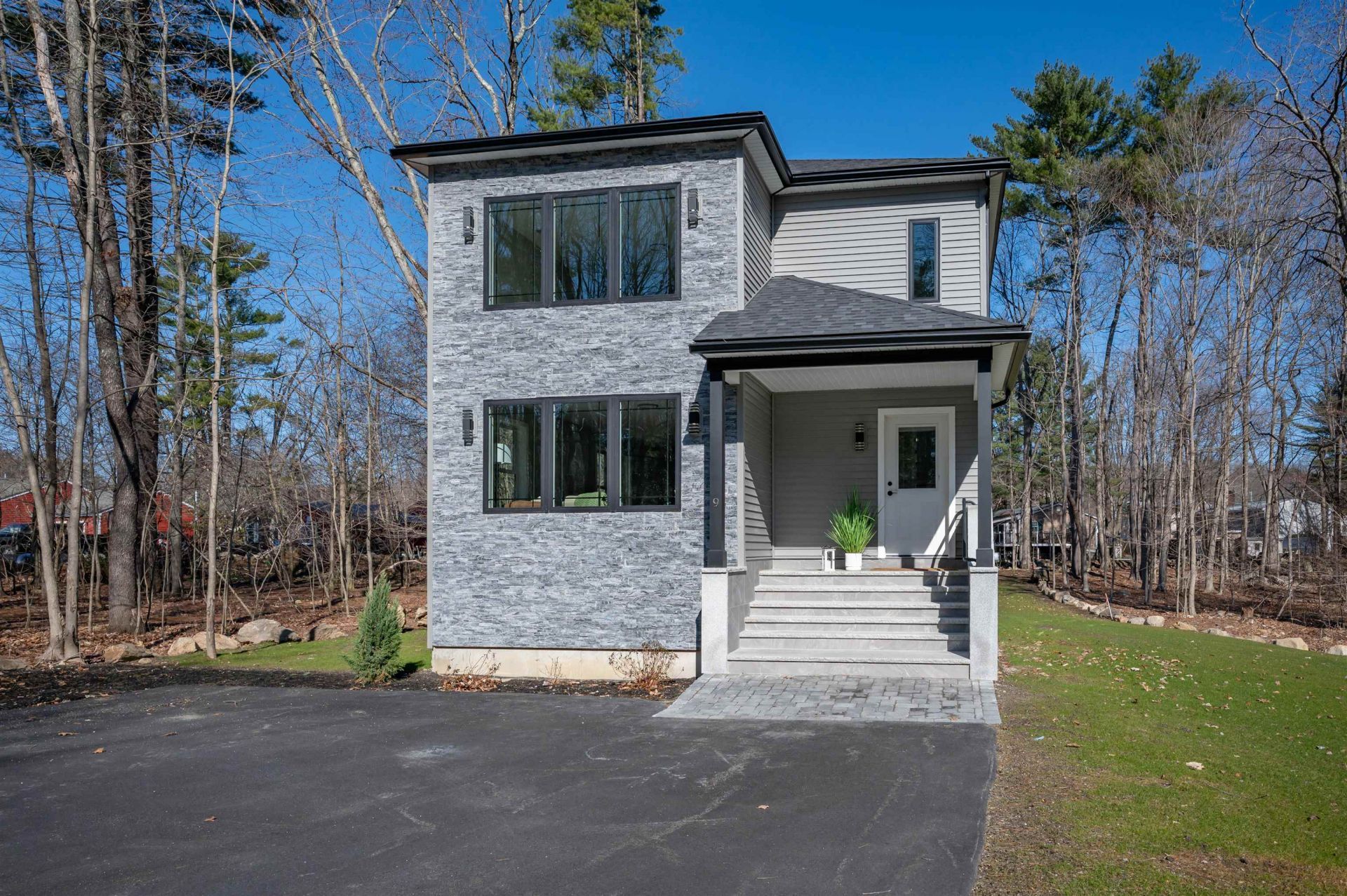 9 Trues Parkway Sandown, NH 03873