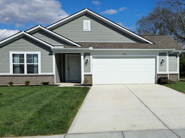 1702 Chevington Chase , Troy, OH 45373