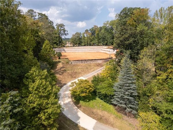 655 Fairfield Road NW, Atlanta, GA 30327