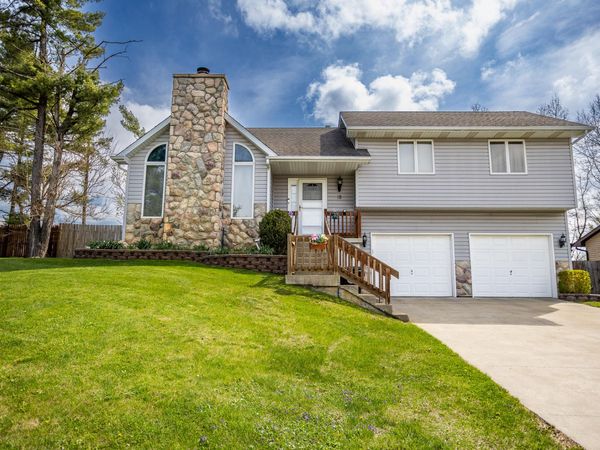 15 Vine Drive , Hebron, IN 46341