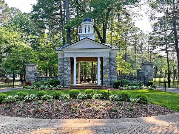 640 Covington Grove Boulevard , Bowling Green, KY 42104