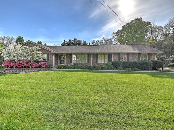 2704 Suffolk Street, Kingsport, TN 37660