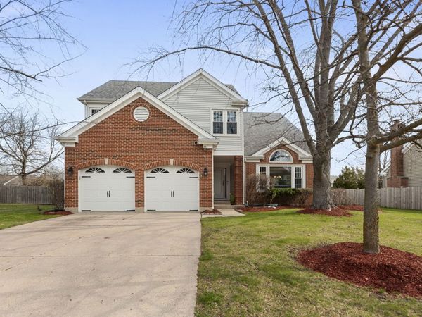 2212 Magnolia Court W, Buffalo Grove, IL 60089