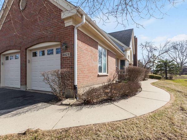 4429 4 Winds Lane , Northbrook, IL 60062