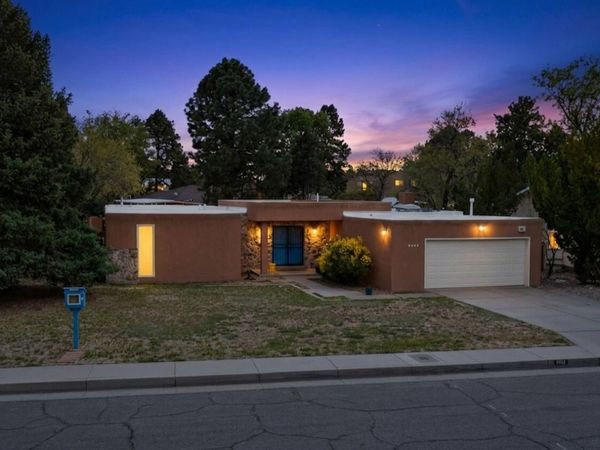 7012 Arroyo Del Oso Avenue NE, Albuquerque, NM 87109