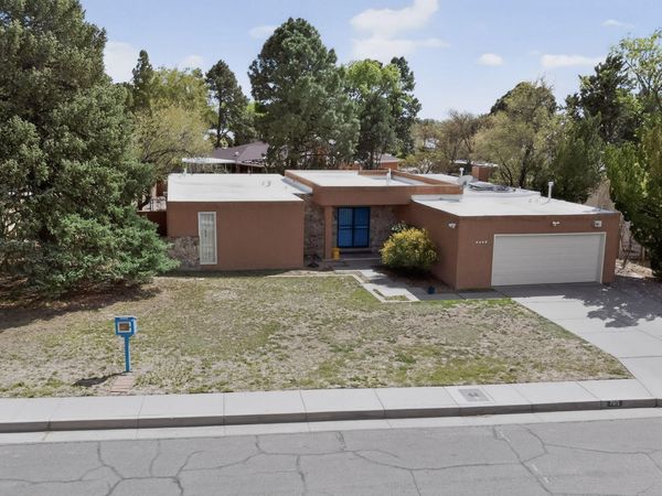 7012 Arroyo Del Oso Avenue NE, Albuquerque, NM 87109