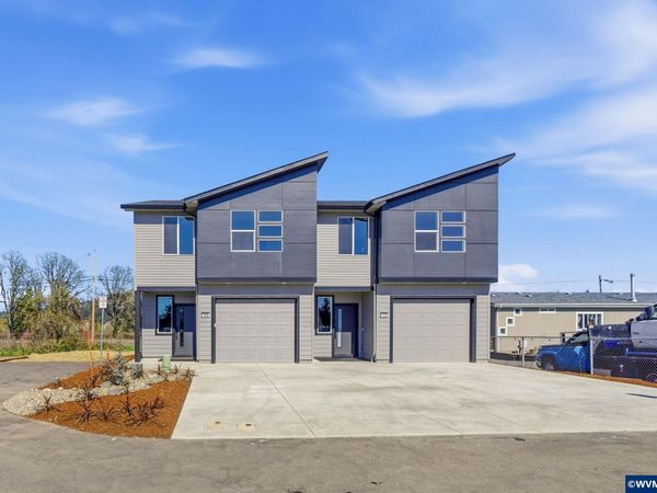 300 & 302 Seven Oaks Ln, Lebanon, OR 97355